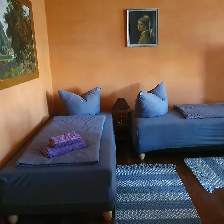 Apartment Gesindehaus Am Schloss Kummerower