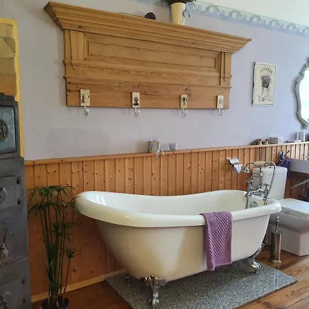 Appartement Gesindehaus Am Schloss Kummerower